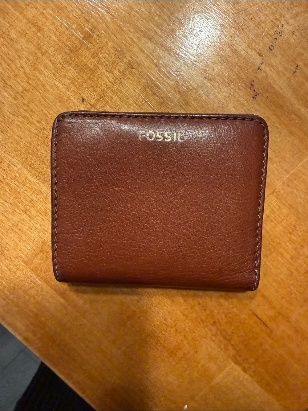 Fossil Men's Leather Wallet in Rich Chestnut Brown with Gold Logo